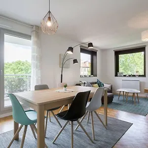 Apartment Centre Confluence 100 M2 Parking Terrasses, Lyon